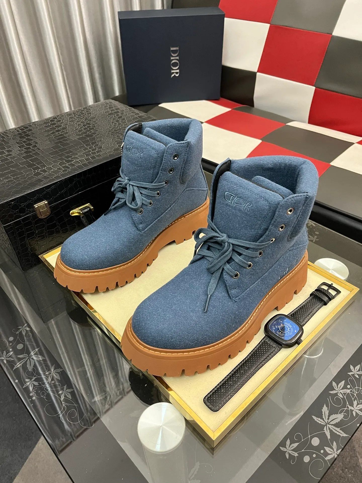 Men's shoes 💰: 540⌚️⌚️Dior top crafts Dior high-top boots counter synchronizes with the original factory configuration, original cowhide patchwork fabric imported from Italy, breathable and comfortable imported water-dyed cow lining, sole: original factory special original sole super comfortable, original factory with single goods high quality, you can enter and exit the counter at will, welcome to compare and synchronize with the counter, code number: 38-44